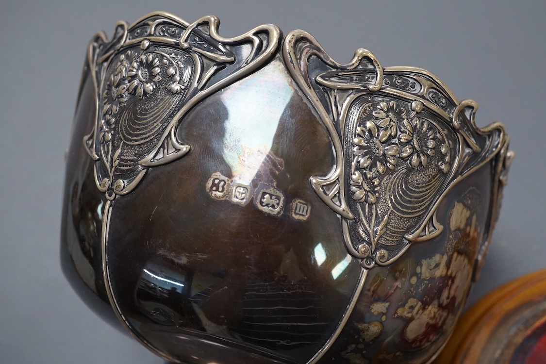 A George V Art Nouveau silver rose bowl, makers mark rubbed, Birmingham, 1911, diameter 15cm, 12.4oz.